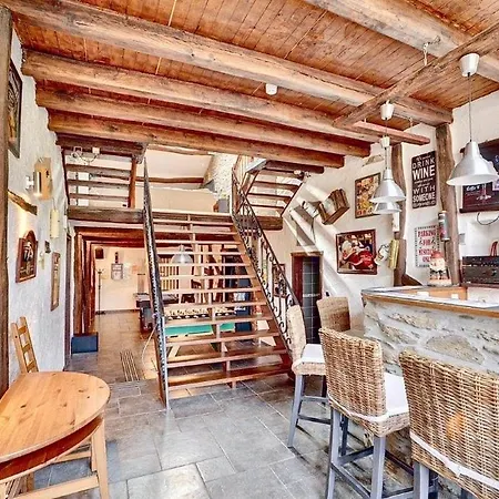 Luxe Vakantiehuis Poupehan 펜션 부용