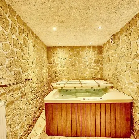 Luxe Vakantiehuis Poupehan 펜션 부용